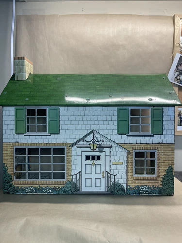 Vintage 1950s Marx Toys Metal 2 Story Colonial Doll House Tin Litho Furniture