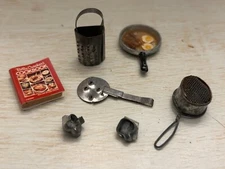 Lot of Kitchen Dollhouse Miniatures