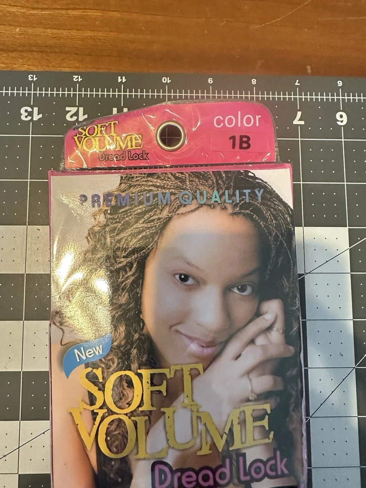 Bloqueo de rastas de volumen suave color 1B Kanekalon Foto 2 de 4