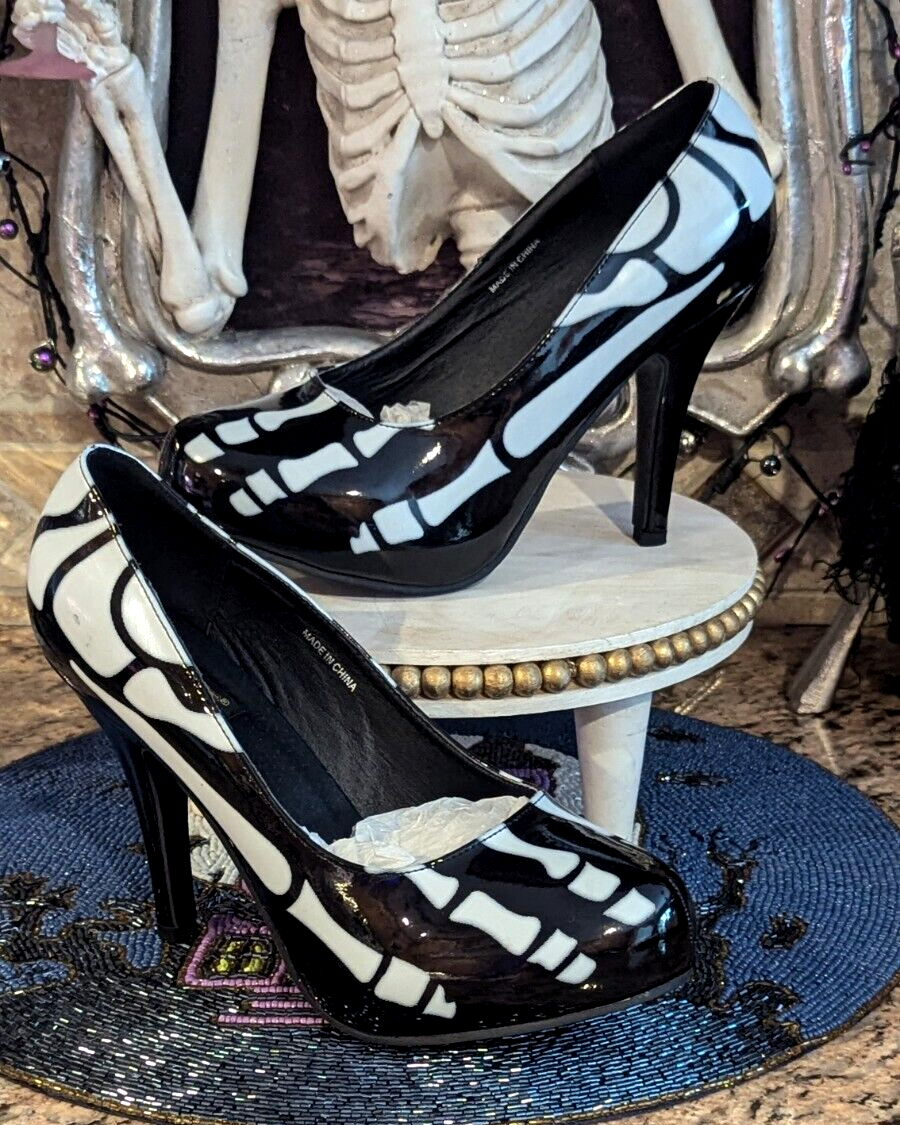 Skull Platform Heels SKULLS EMBELLISHED TWO TONE SUEDETTE HEELS SIZE