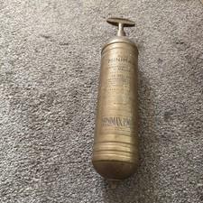 VINTAGE MINIMAX TYPE “D” CAR FIRE EXTINGUISHER.