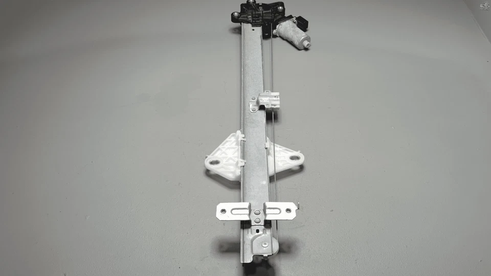 OEM PASSENGER DOOR WINDOW REGULATOR W/ MOTOR 2014-2020 ACURA MDX FRONT - Image 3 of 4