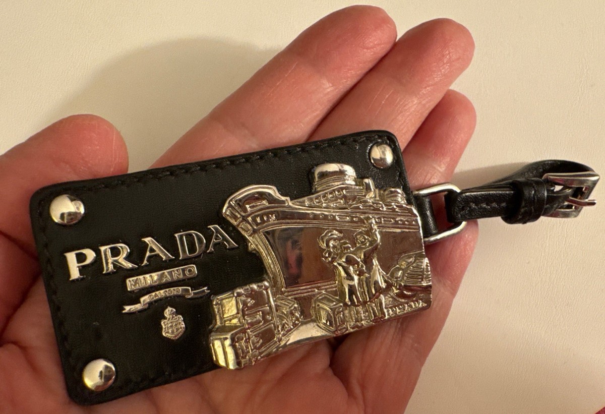 PRADA レザー チャーム　船 PRADA Black Leather Silver Tone Ship Bag Charm | eBay