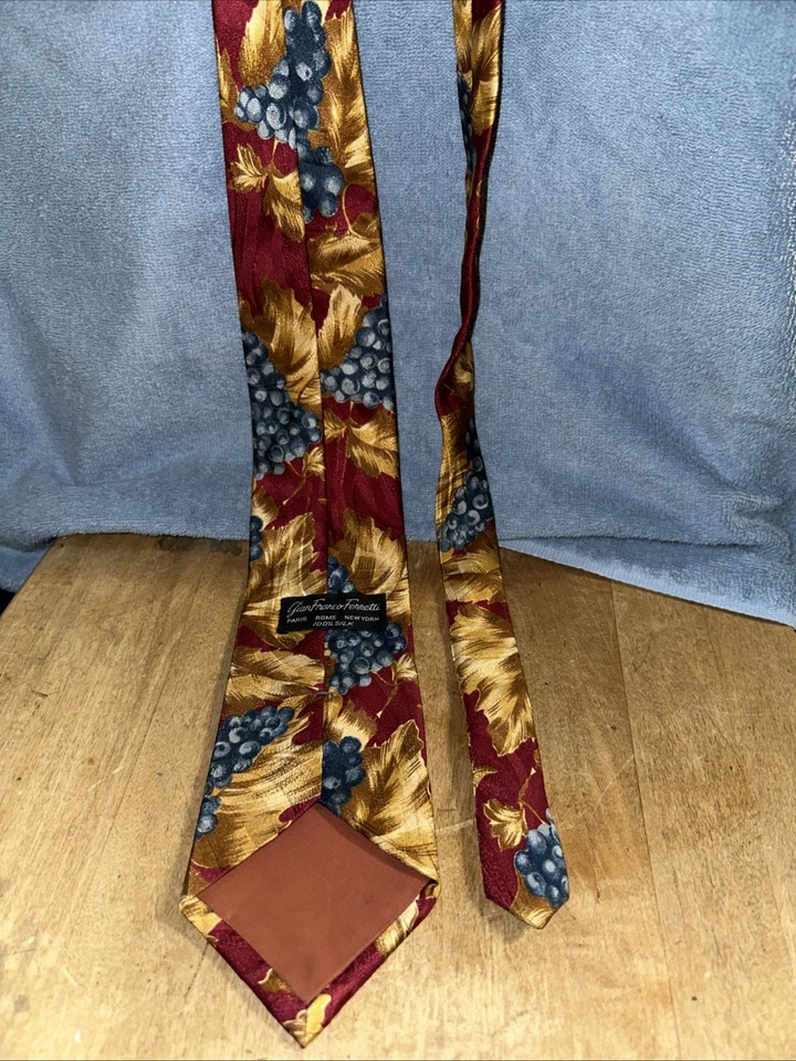 Gian Franco Ferretti Corbata Lujo Rojo Seda EE. UU. Para hombres Vintage Italia Traje Informal Foto 3 de 4