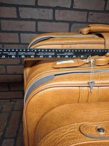 Vintage World Traveler 4 Pc Luggage Set Light Brown - Picture 7 of 9