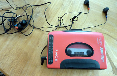 Vintage Sony Walkman FM/AM WM-FX 12 getestet mit 2x Kopfhörer