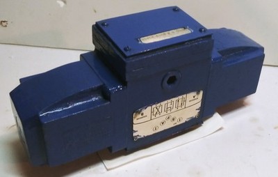 Vickers Hydraulic Directional Valve   DG4S4-016C W B 50   115V Coil    (583)