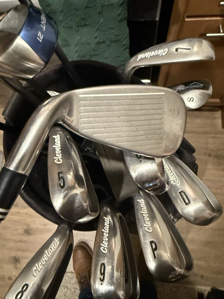 Juego completo de palos de golf Cleveland de 15 piezas para diestros con bolsa de golf estilo carro Foto 4 de 4