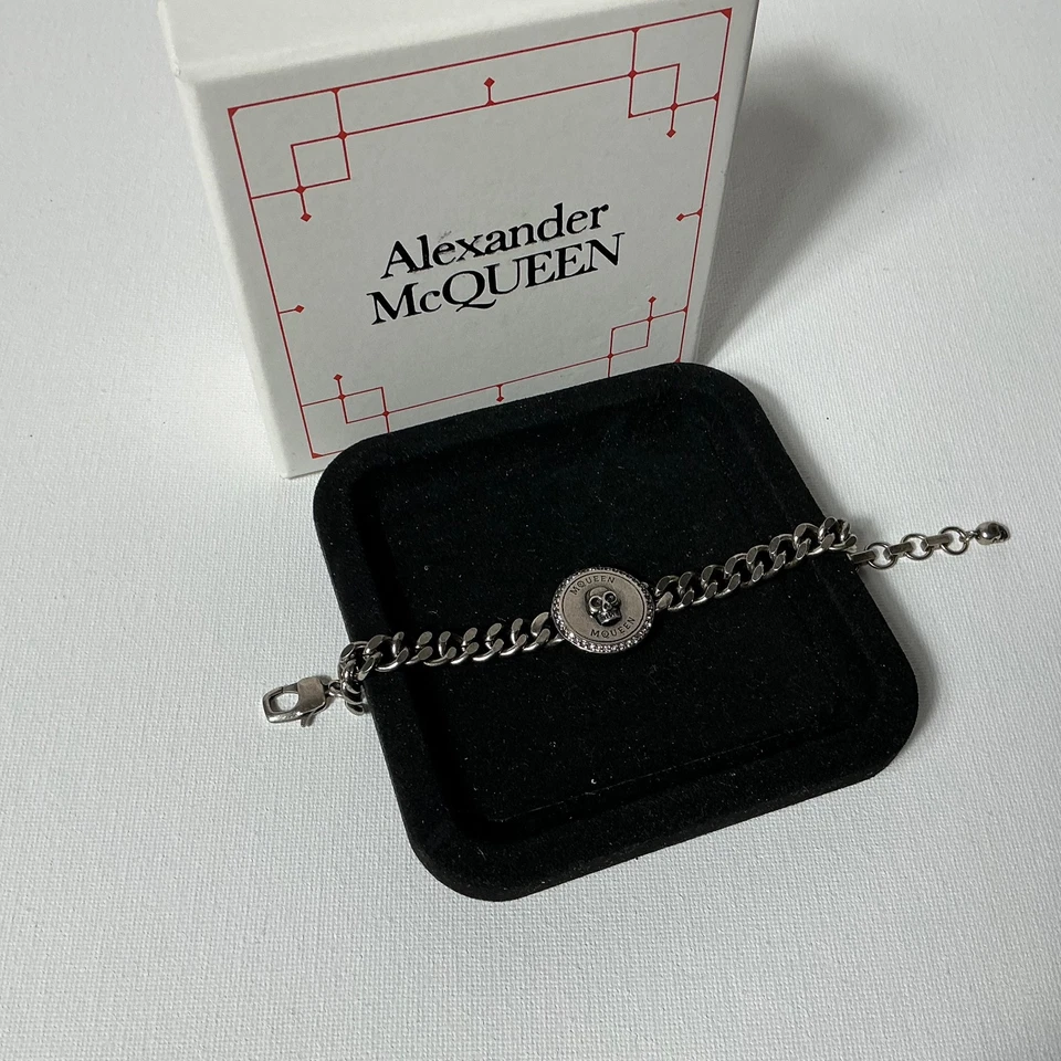 Pulsera calavera plata Alexander McQueen Foto 3 de 3