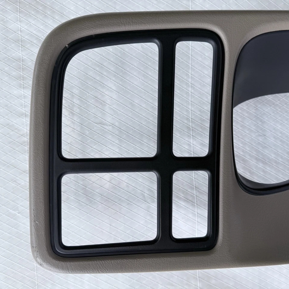 Sierra Silverado Classic 2003-2007 tablero bronceado tablero bisel con clips OEM Foto 4 de 4