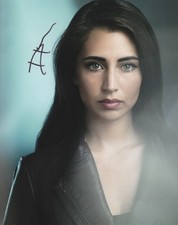 Dilan Gwyn Beyond Autographed Signed 8x10 Photo COA #1