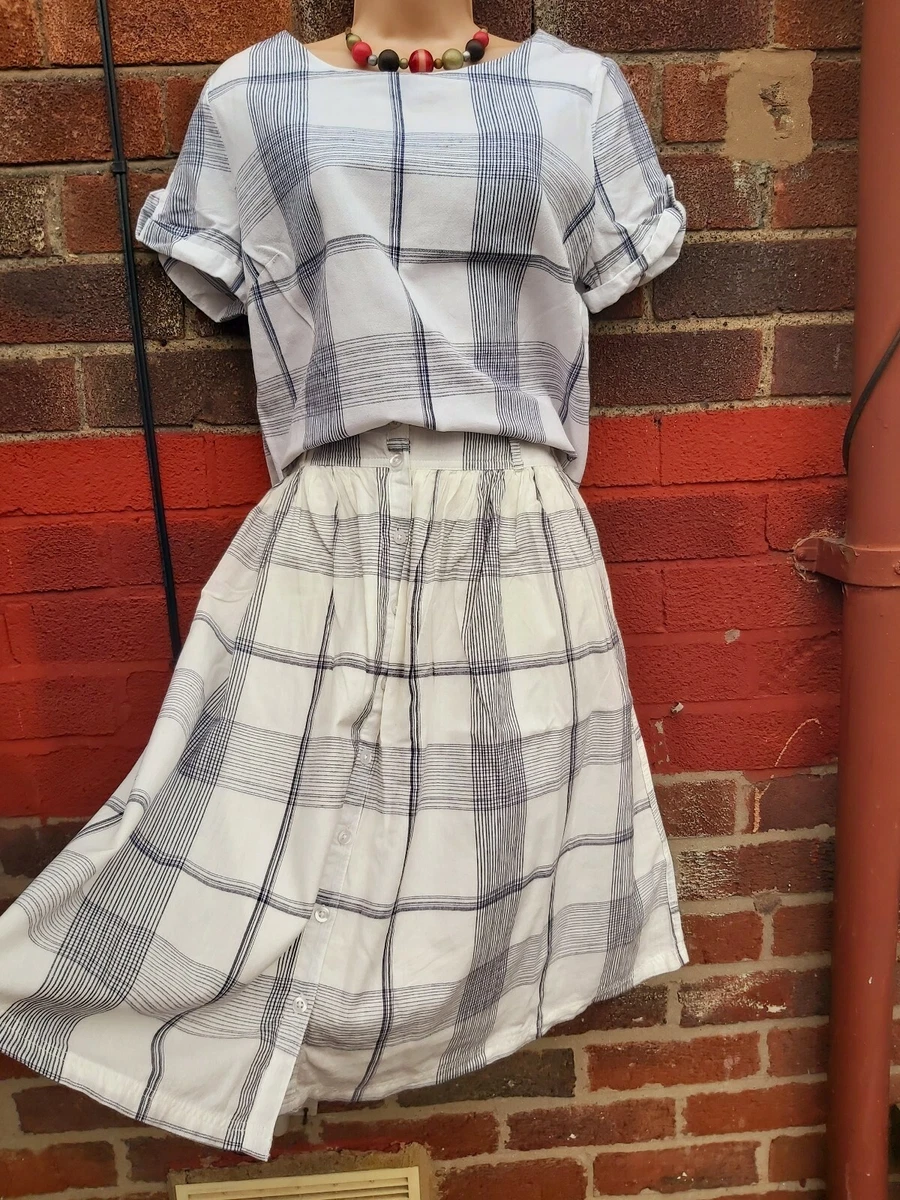 50s skirt with clearance pockets