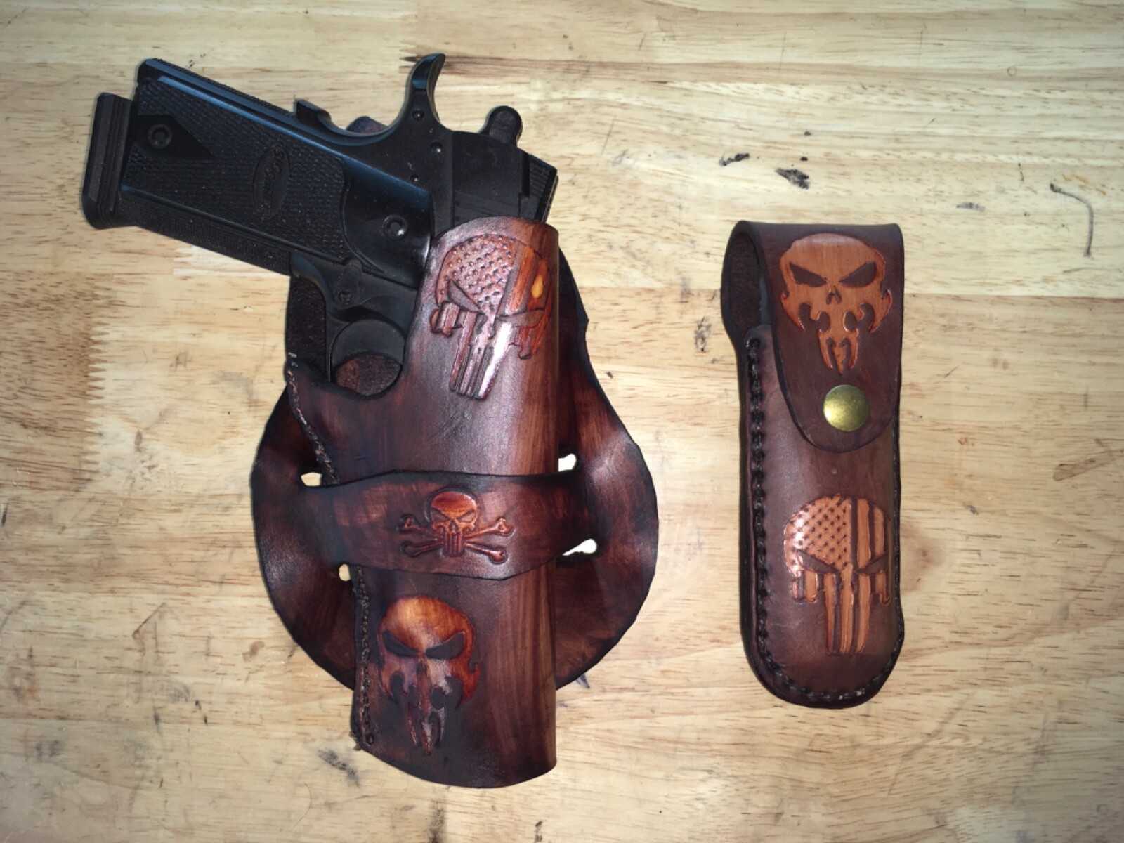 Handmade Leather Cross Draw Holster & mag pouch 1911 Punisher Carving