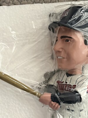 Minnesota Twins Gene Larkin  MLB Bobblehead  MIB w/ box - Wrapper - Bobble Head
