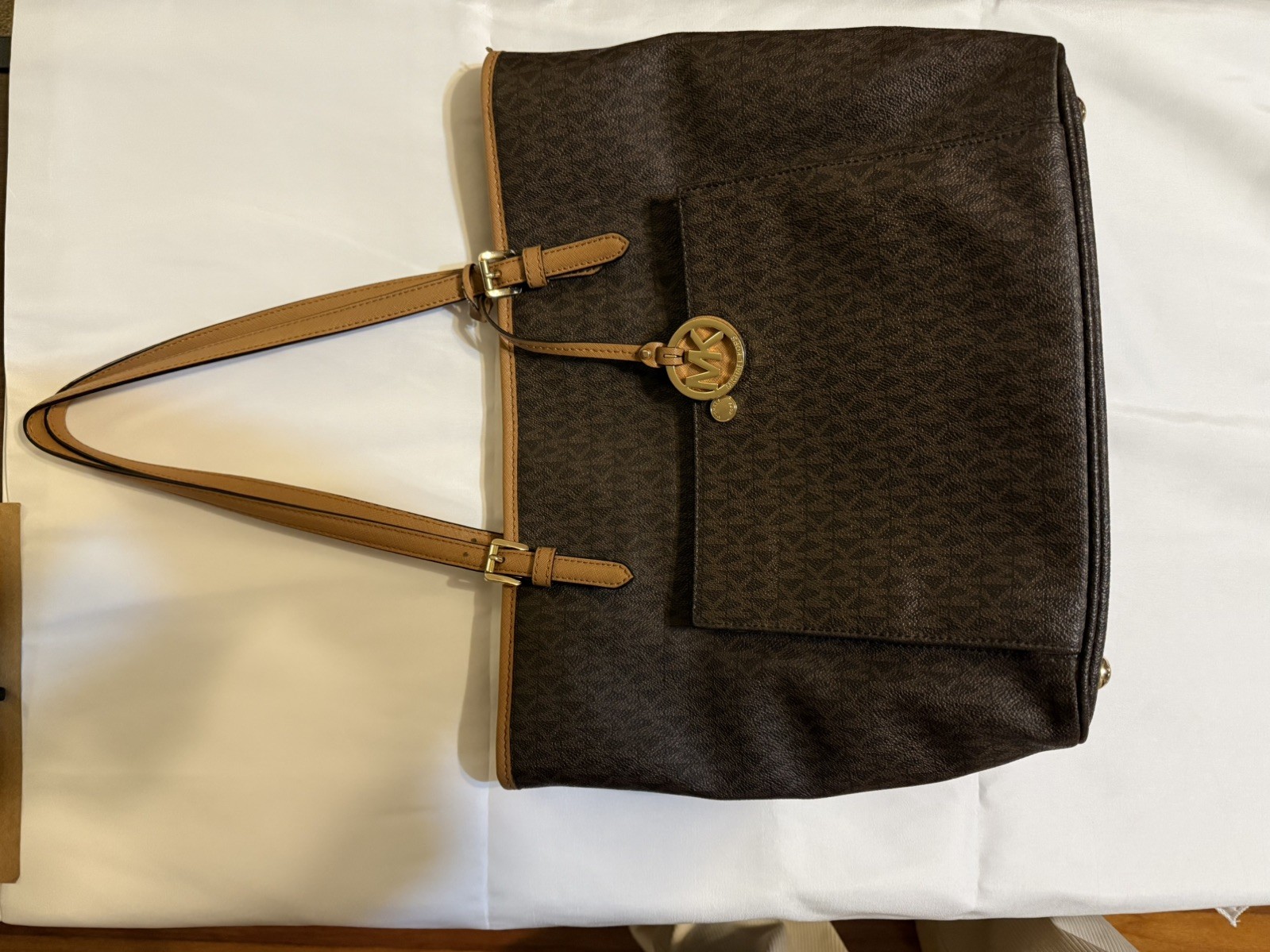 Michael Kors Jet Set Signature Snap-Pocket Hand Shoulder Bag In BROWN Gold Tone thumbnail 10