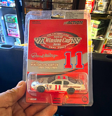 Action 1:64 Darrell Waltrip #11 Chevrolet NASCAR Winston Cup