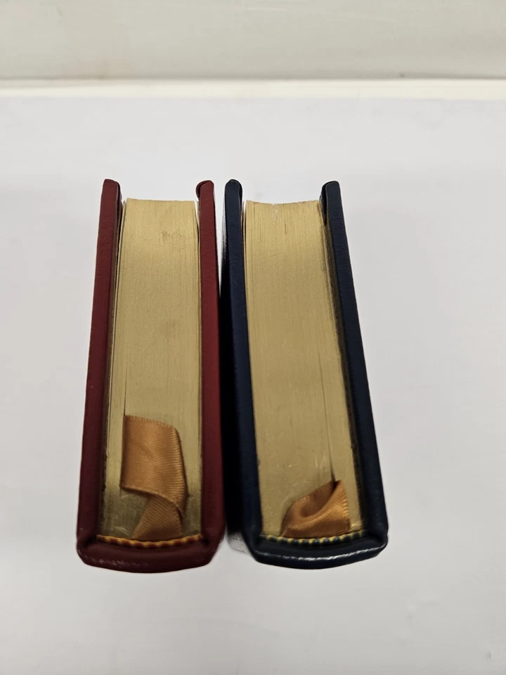 Easton Press Merriam-Webster's Pocket Dictionary Thesaurus Set 2006 - Image 3 of 4