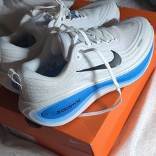 Size 8.5 - Nike Vomero Plus White Blue Hero