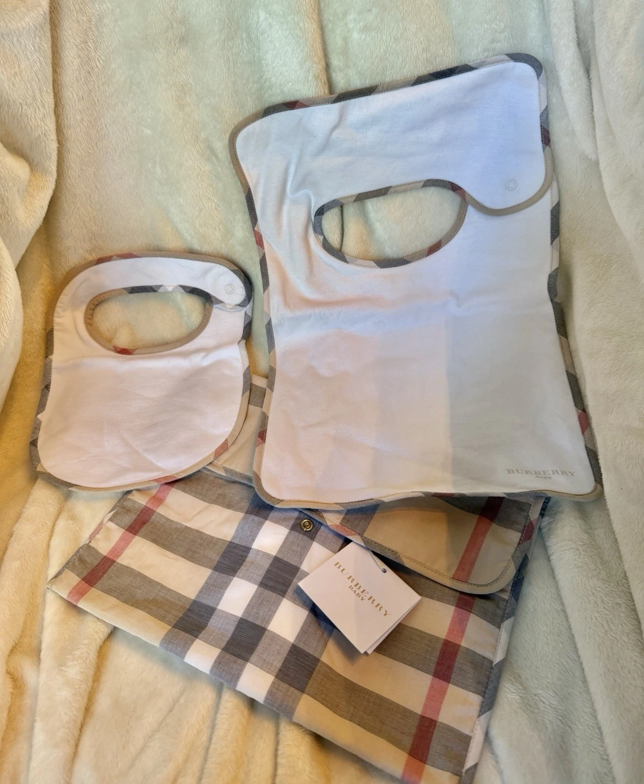New With Tags BURBERRY BABY 3 PCS BIB SET, 2 Bibs + Pouch