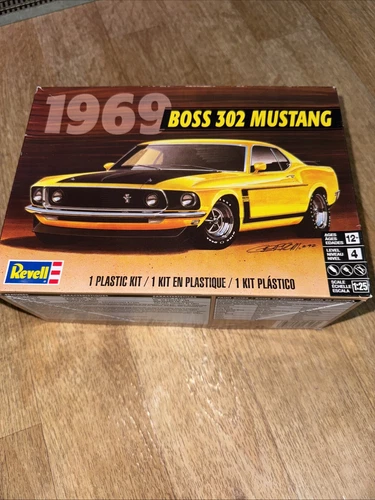 Revell 1969 Ford Boss 302 Mustang 1:25 scale car kit New - Picture 1 of 4