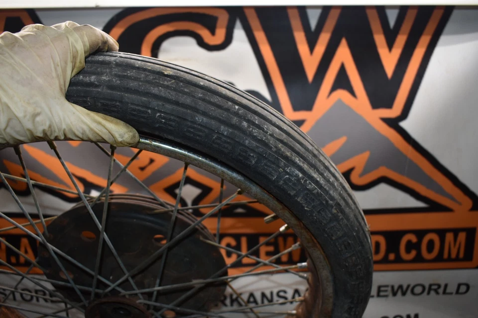 EF2 FRONT WHEEL RIM RUST SPOKES 19 80 TRIUMPH T140 T BONNEVILLE 750 BSA A65 - Image 3 of 4