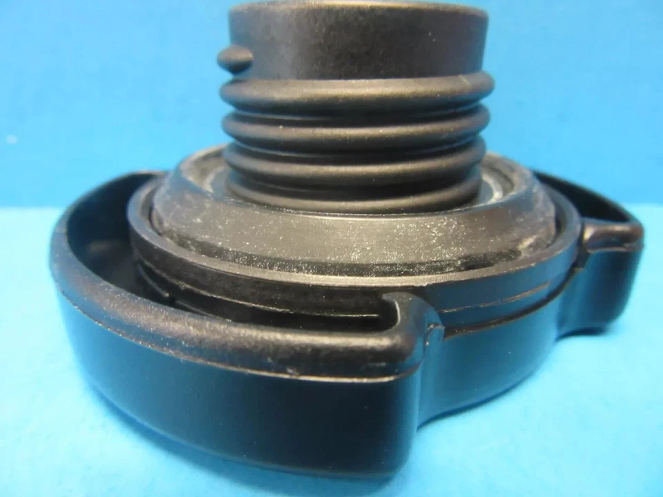 FORD Oil Filler Cap EC-743 OEM # F3AZ6766B Screw-On Ford Lincoln Mercury - Image 3 of 4