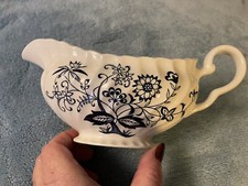 J & G Meakin Blue & White Gravyjug Gravy Sauce Boat Jug Chinaware Pottery Floral