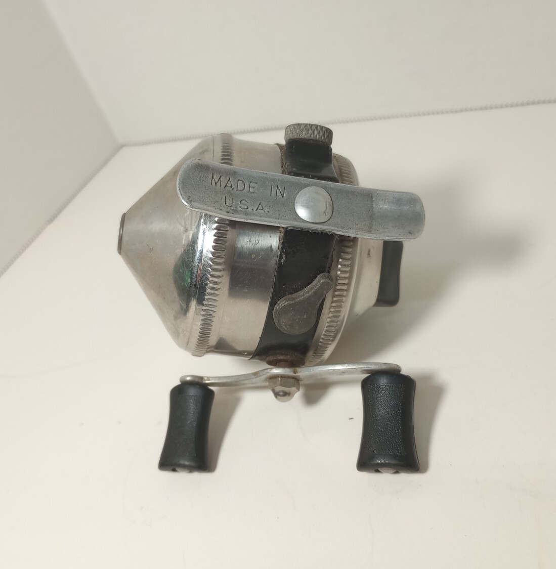 Zebco Spinner Model 33 Vintage Large Single Rivet Metal Foot