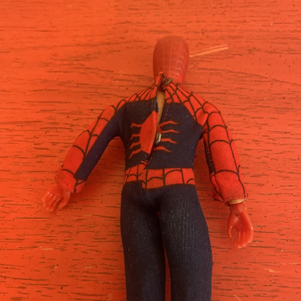 Vintage Mego 1974 Spider-Man + 1973 Spider-Man Bend Em / Good Condition/ Loose - Imagem 4 de 4