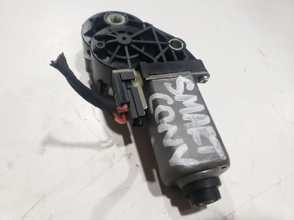 Left Convertible Top Motor - 2012 Smart ForTwo - 08-15 OEM 1036526 - Image 3 of 4