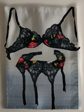 Vintage Oscar De La Renta Lingerie Set: Lace Bra 34C Garter Belt S NEW W/TAGS