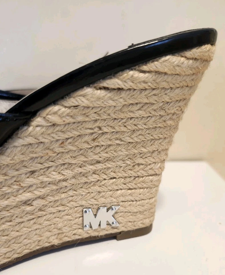 Sandalias de tacón de cuña Michael Kors "Kami" charol negro talla 9 Ret $229 Foto 3 de 4