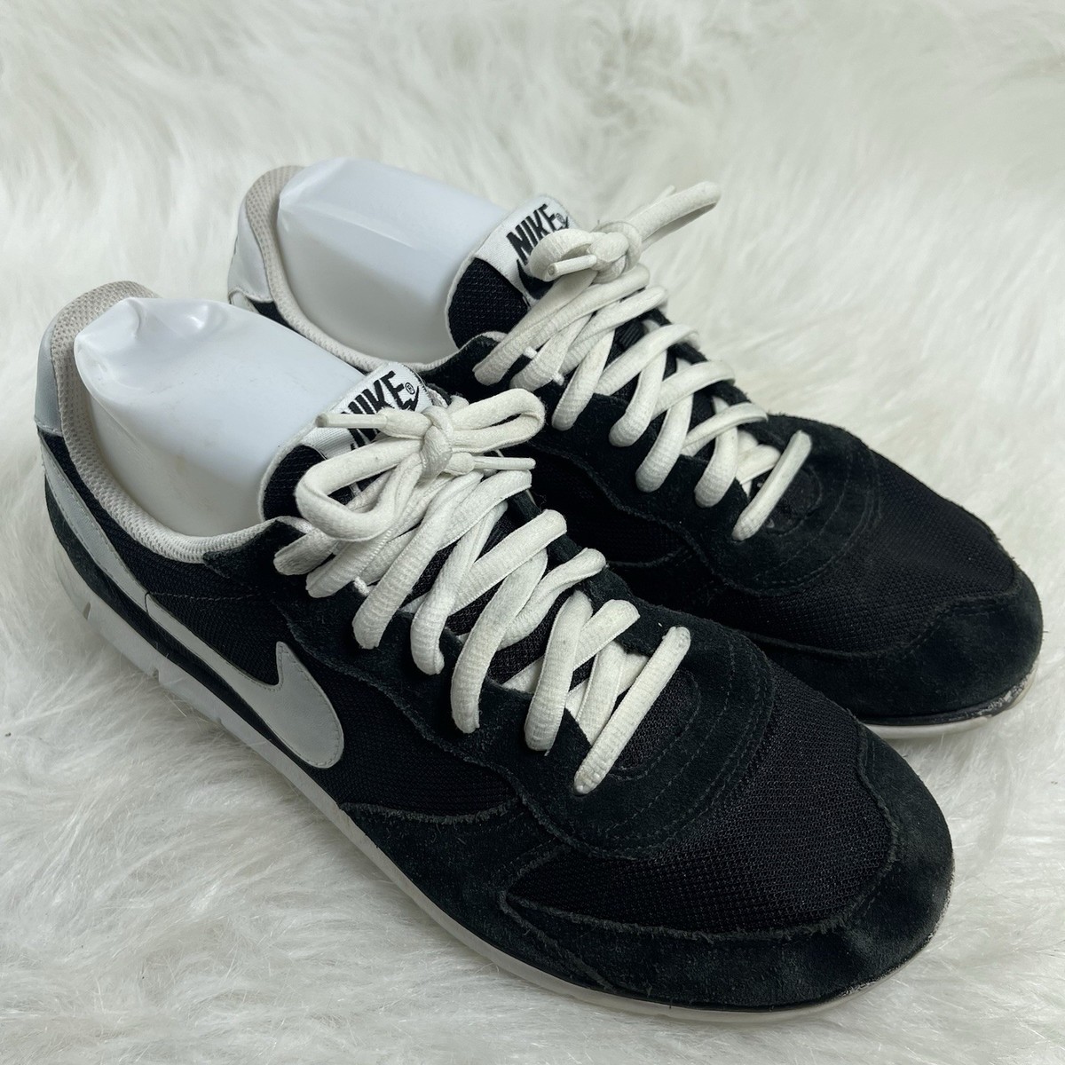 nike challenger og black and white