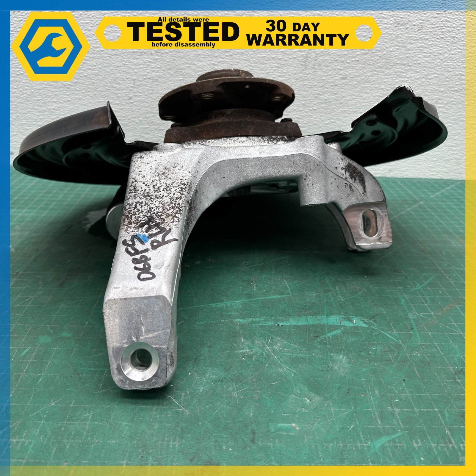 06-12 BENTLEY Flying Spur REAR LEFT DRIVER SIDE SPINDLE KNUCKLE W/ HUB OEM