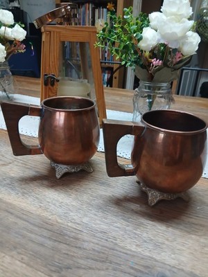 Vintage Paar Kupfer Messing Holzgriff Kunsthandwerk Krüge Steine Trinkbecher