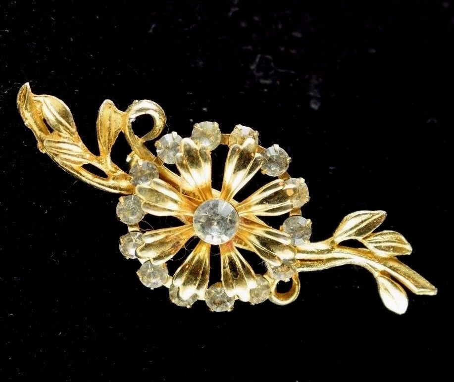 1940's-50's Goldtone & Rhinestones Sparkling Fabulous Flower