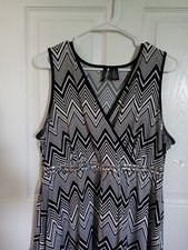 New Directions Woman Black & White Dress Sleeveless Plus Size 1X