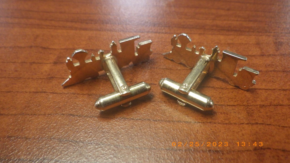 TRAIN ENGINE CUFFLINKS, PAIR GOLD-COLORED, VINTAG… - image 3