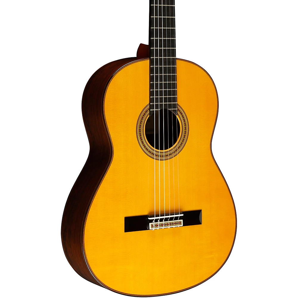 Yamaha GC42 Handcrafted Classical Guitar Spruce 730490₽