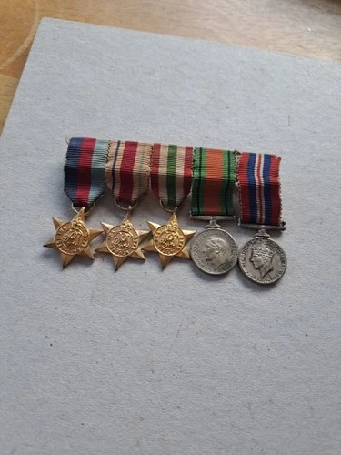 WW2 Military Medals Set