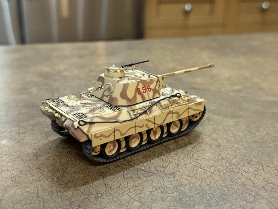 Matchbox Panther Type A Tank Great Tanks Of The World DYM37581 1:72 Tan - Image 3 of 4