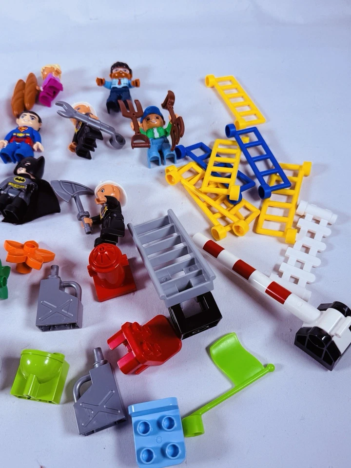 LEGO Duplo Minifigures Lot With Accessories Super Heroes - Image 3 of 4