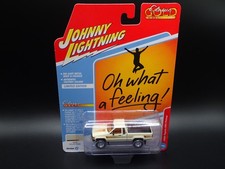 2026 JOHNNY LIGHTNING 1985 TOYOTA SR5 PICKUP CLASSIC GOLD REL 3 VS A NO 1 1:64