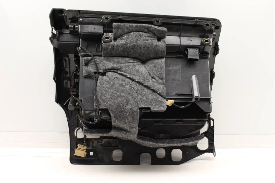 2013-2015 AUDI RS5 - перчаточный ящик / отсек 8F1880302C - Изображение 4 из 4