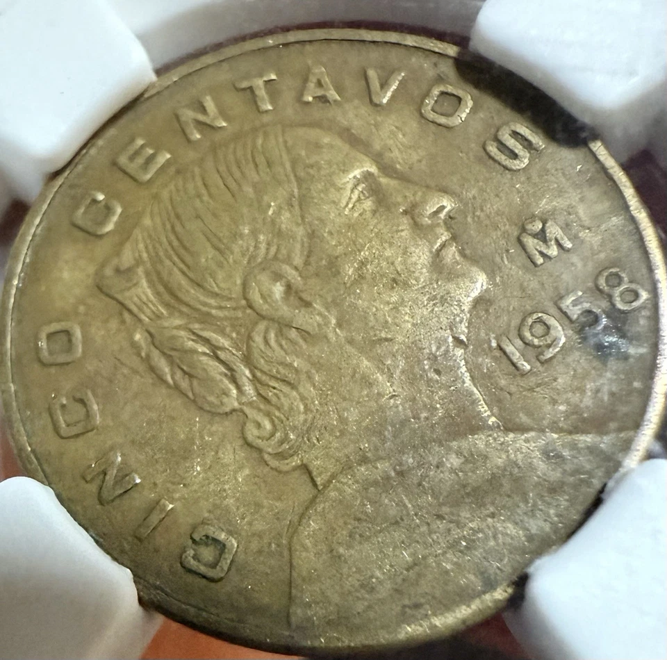 Moneda genuina mexicana de 5 centavos de latón 1954-1969 certificada Foto 3 de 4