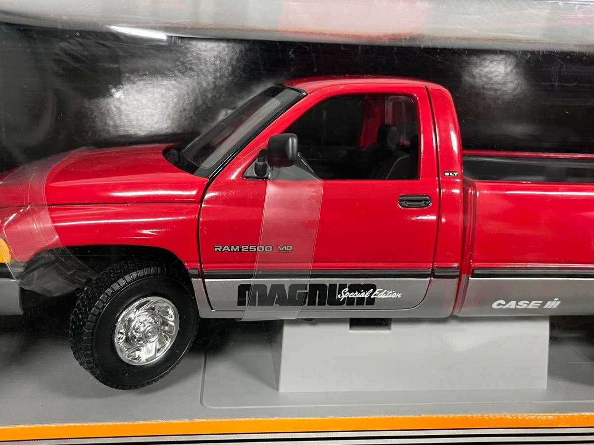 CASE IH DODGE Ram 2500 V10 Pickup Diecast Pickup Truck ERTL NIB 1