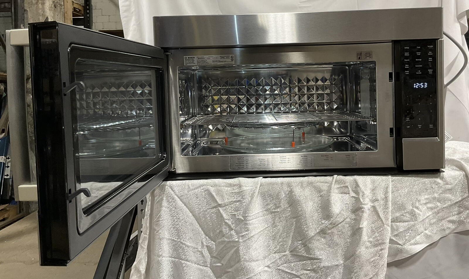 Bosch 800 Series HMV8053U 30" 1.8 Cu.Ft Convection OverTheRange