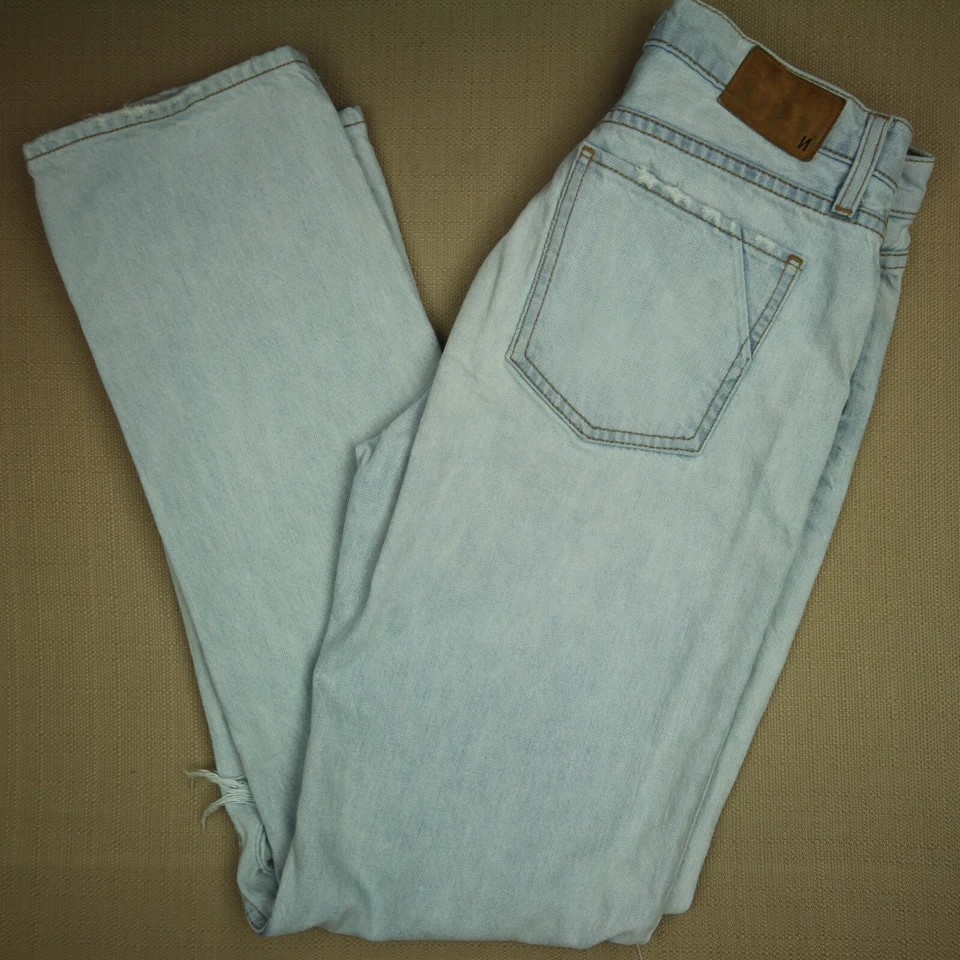 Pantalones de mezclilla para mujer Comune Aberdeen Thrift calce recto talla 27 botones mosca desgastados Foto 4 de 4