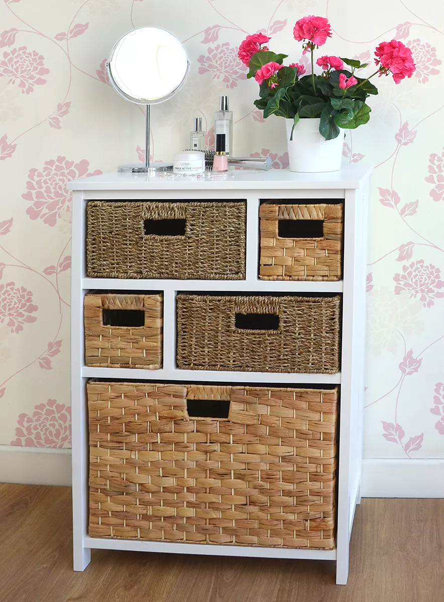 White chest of drawers with wicker baskets outlet