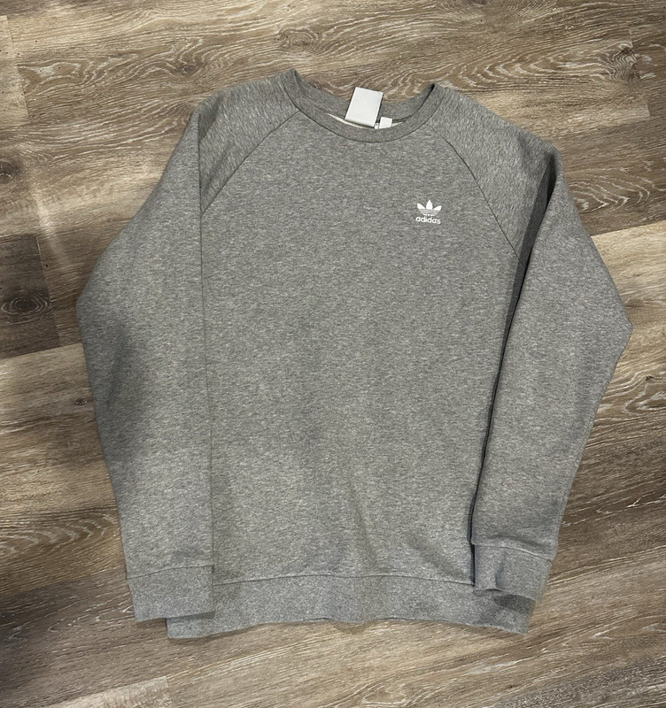 adidas Primegreen Men’s Gray Fleece Crew Neck Pullover Sweatshirt Size M